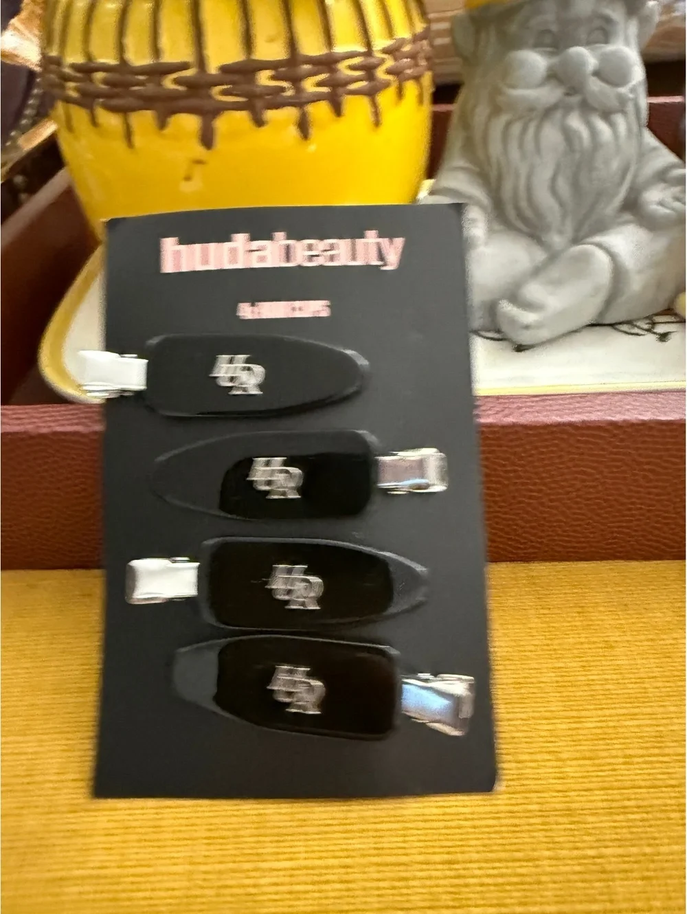 4 Huda beauty rare influencer set clips hair makeup